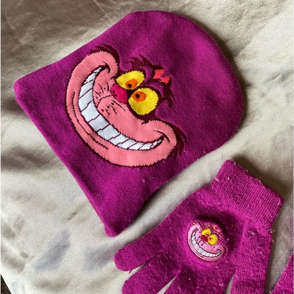 Disney Alice in Wonderland beanie & gloves set - Picture 3 of 8